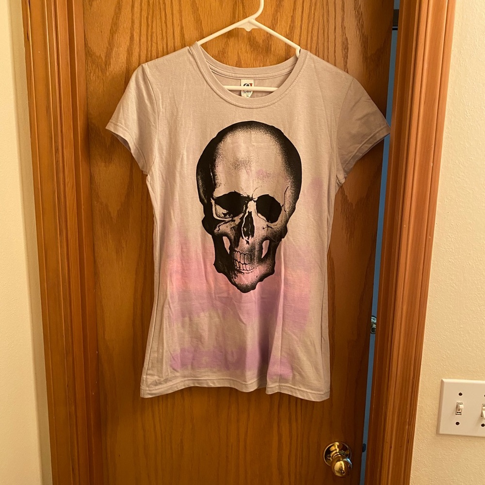 Buy 3 get 1 free skull shirt